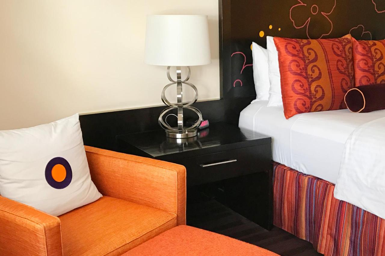 Superior King Room with Balcony at Washington Plaza Hotel