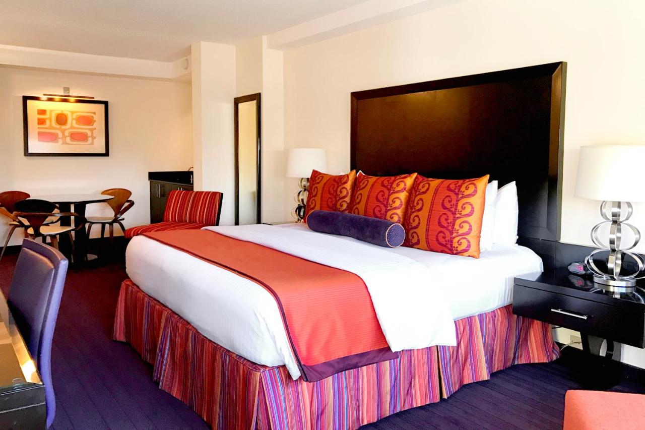Premier King Room with Balcony  at Washington Plaza Hotel