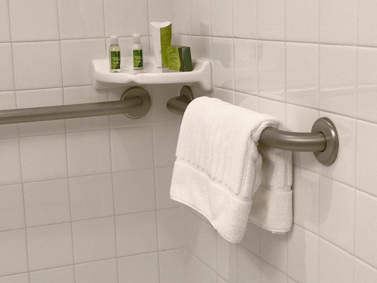 Superior Queen Room - Accessible at Washington Plaza Hotel