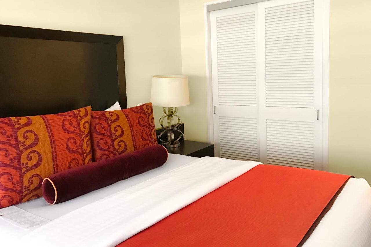Superior Queen Room - Accessible at Washington Plaza Hotel