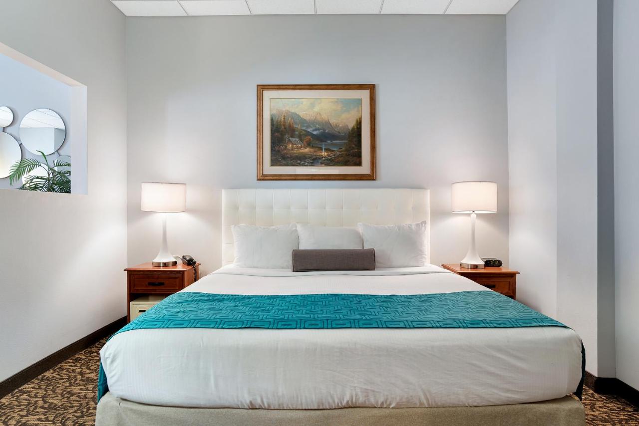 Studio Suite with 1 King Bed, Non-Smoking at Howard Johnson by Wyndham Downtown Rapid City