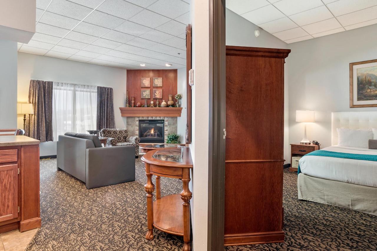 Studio Suite with 1 King Bed, Non-Smoking at Howard Johnson by Wyndham Downtown Rapid City