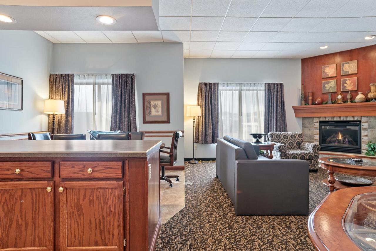 Studio Suite with 1 King Bed, Non-Smoking at Howard Johnson by Wyndham Downtown Rapid City