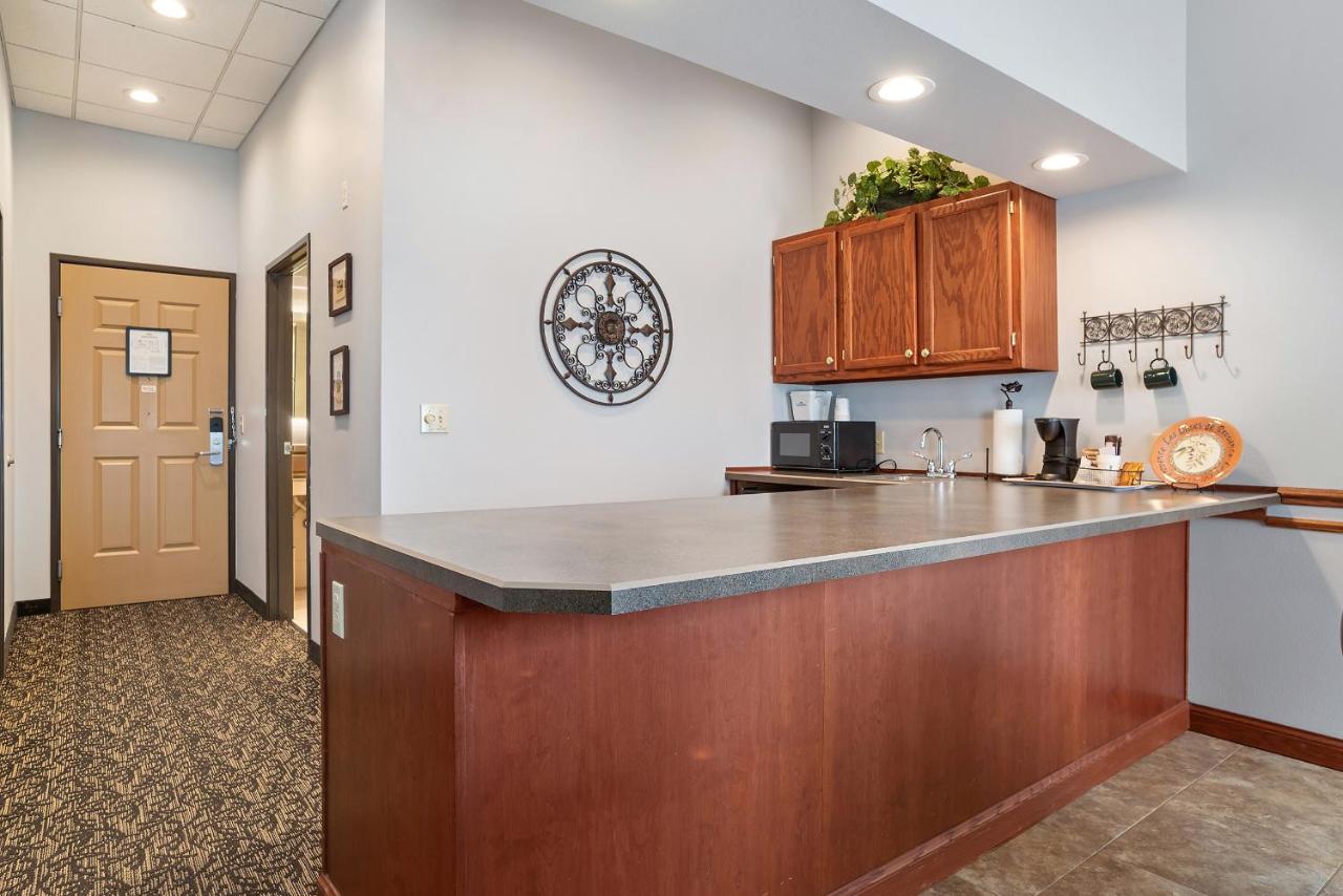 Studio Suite with 1 King Bed, Non-Smoking at Howard Johnson by Wyndham Downtown Rapid City