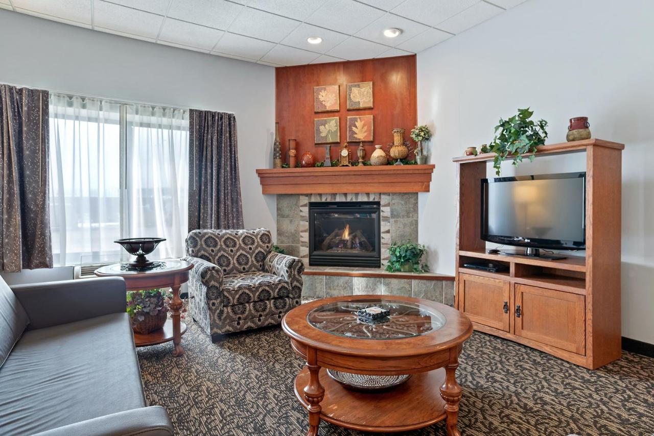 Studio Suite with 1 King Bed, Non-Smoking at Howard Johnson by Wyndham Downtown Rapid City