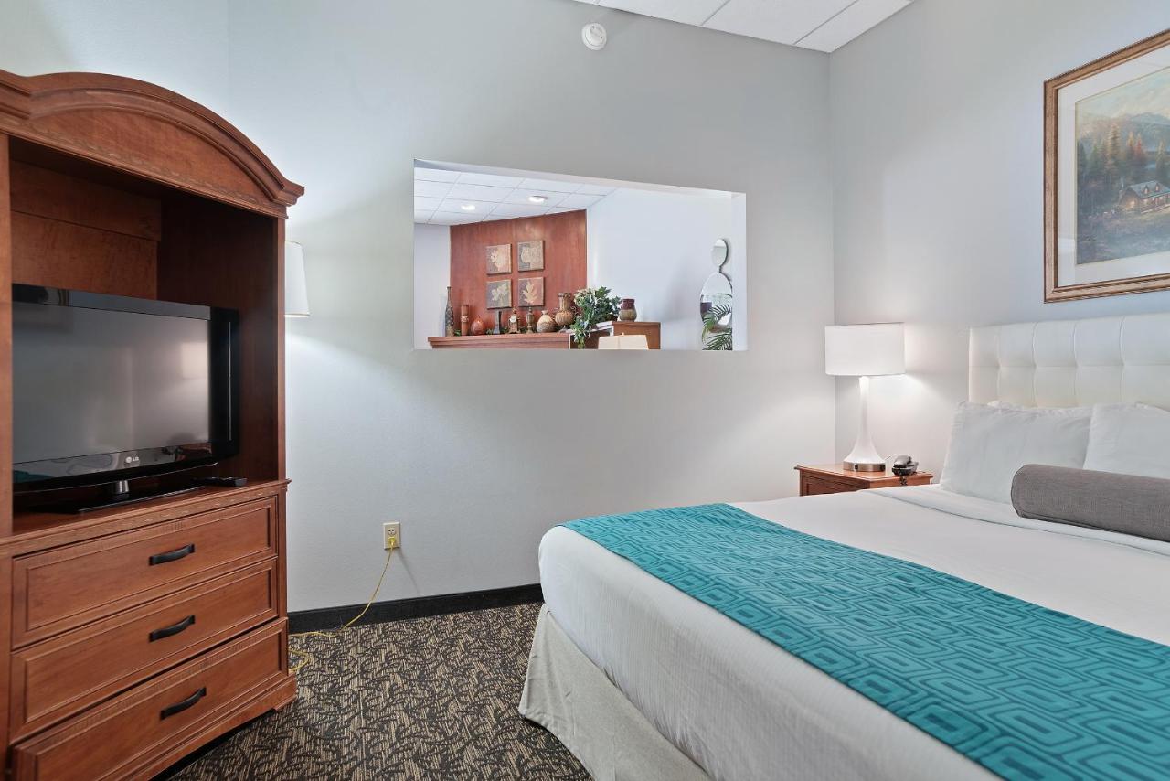 Studio Suite with 1 King Bed, Non-Smoking at Howard Johnson by Wyndham Downtown Rapid City