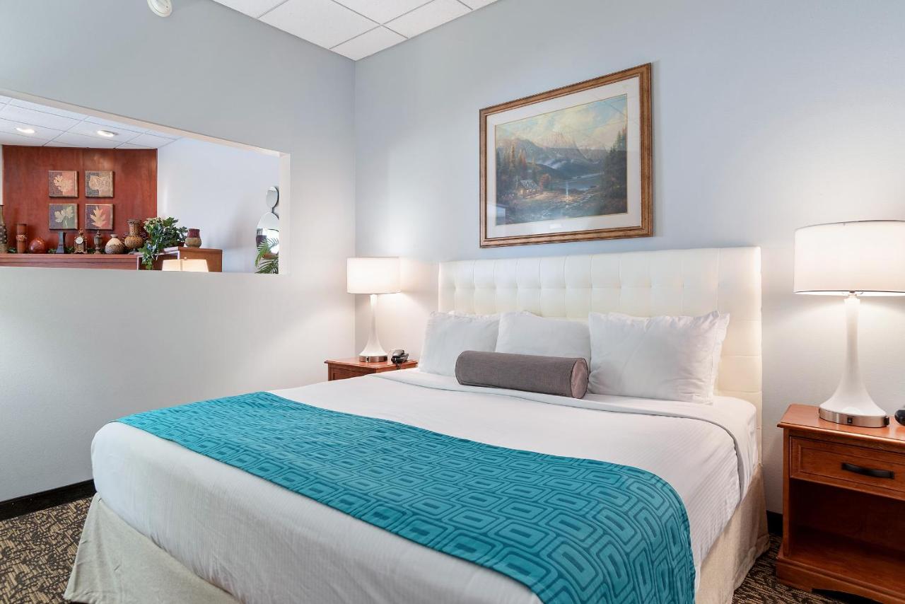 Studio Suite with 1 King Bed, Non-Smoking at Howard Johnson by Wyndham Downtown Rapid City