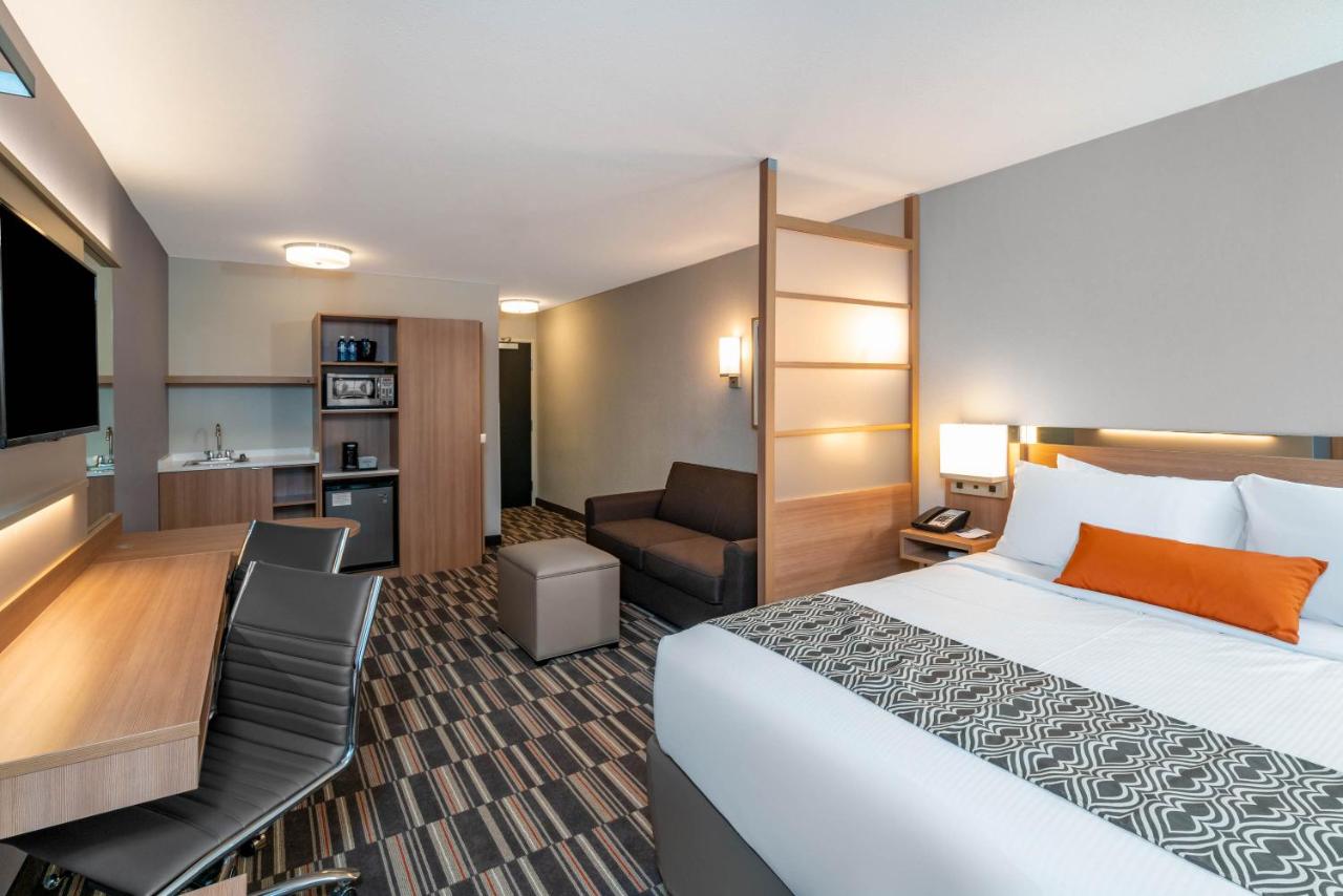 Queen Studio Suite - Non-Smoking at Microtel Inn & Suites by Wyndham Carlisle