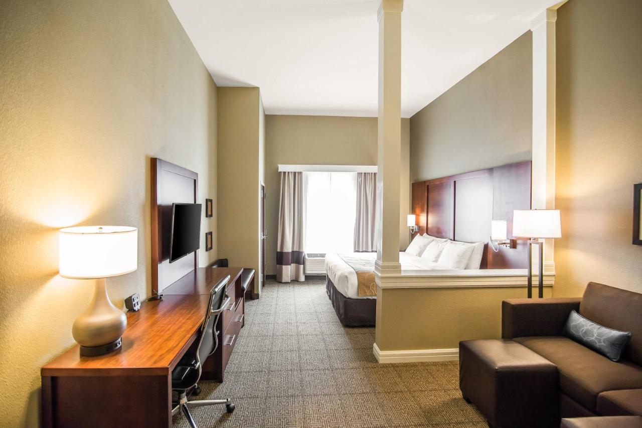 King Suite with Sofa Bed at Comfort Suites Dodge City