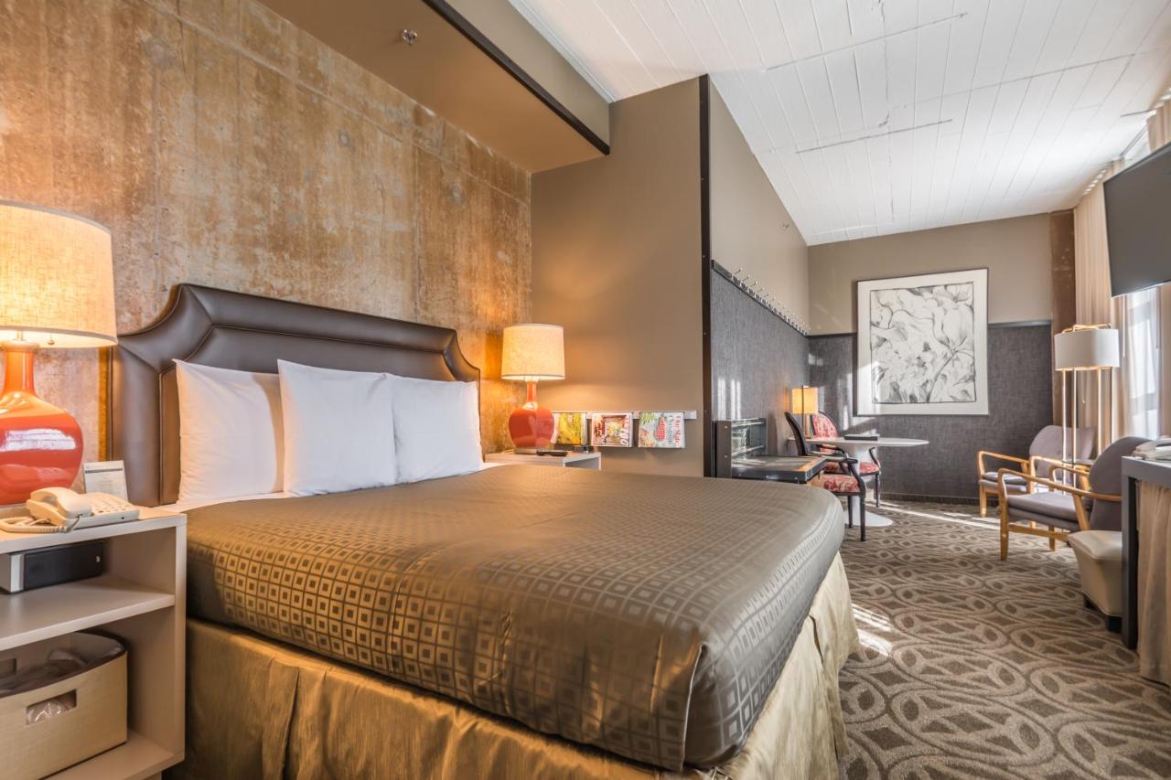 Center King Room at Proximity Hotel