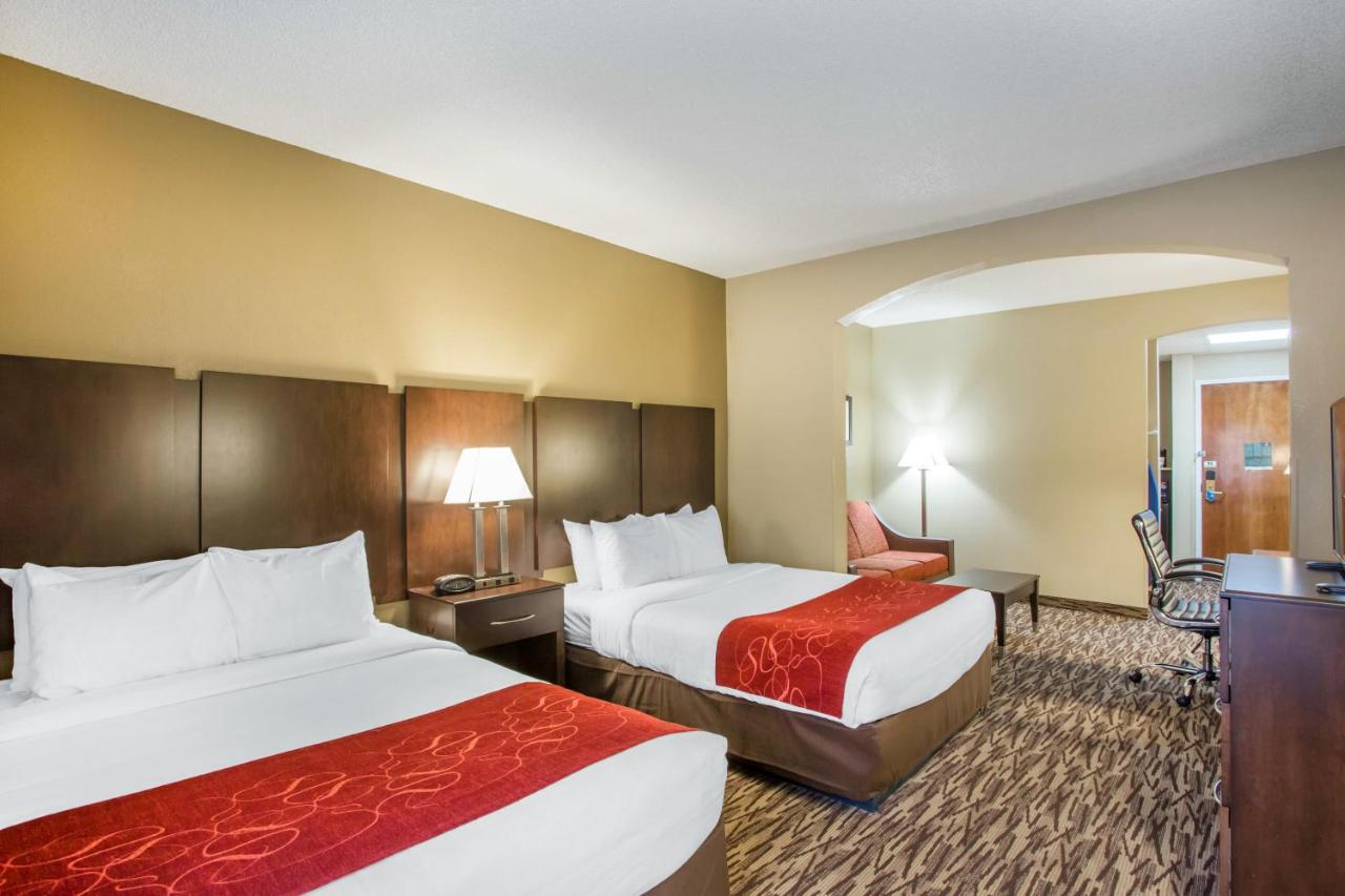Queen Suite with Two Queen Beds - Disability Access/Non-Smoking at Comfort Suites Lebanon