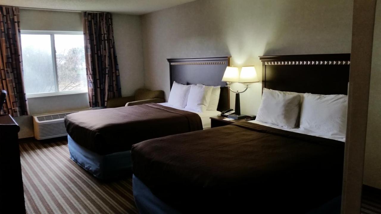 Queen Room with Two Queen Beds - Non-Smoking at Days Inn & Suites by Wyndham Vancouver