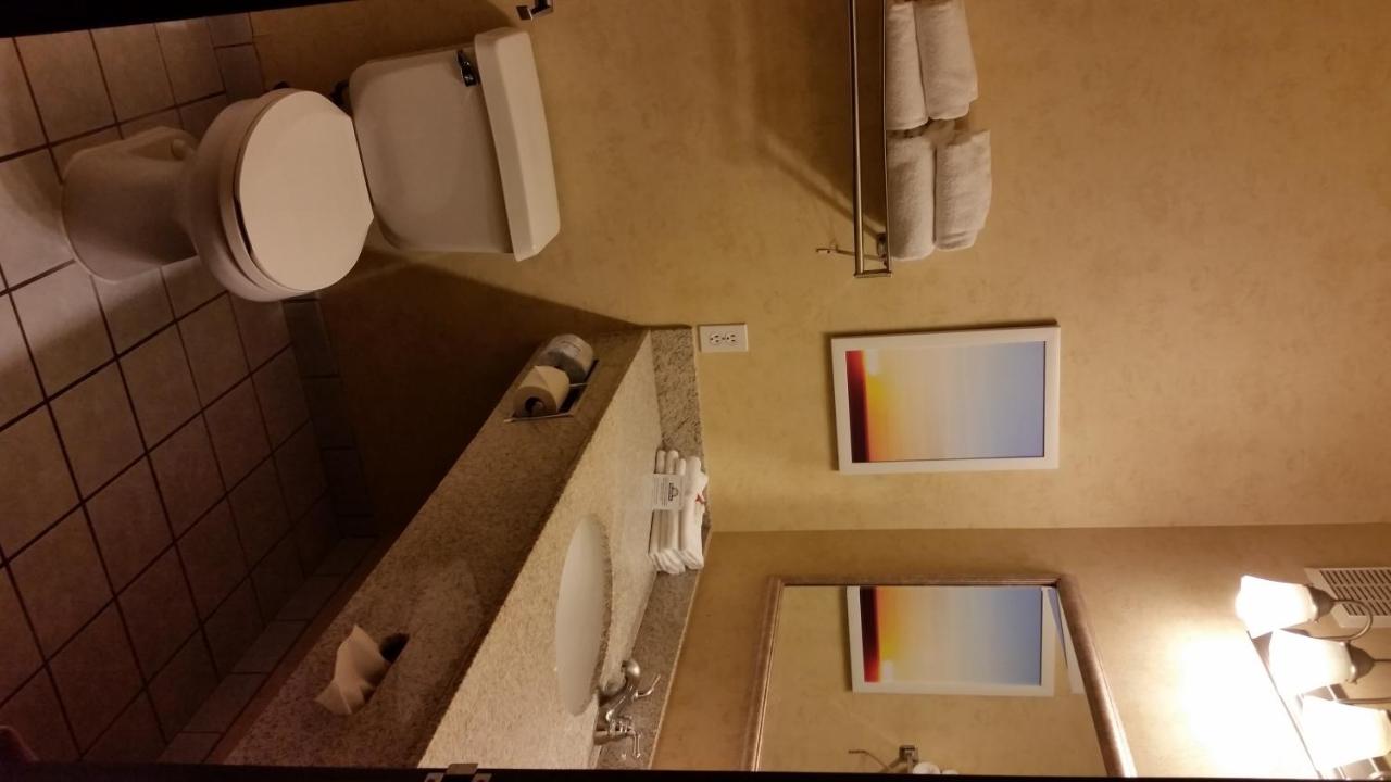 King Suite - Non-Smoking at Days Inn & Suites by Wyndham Vancouver