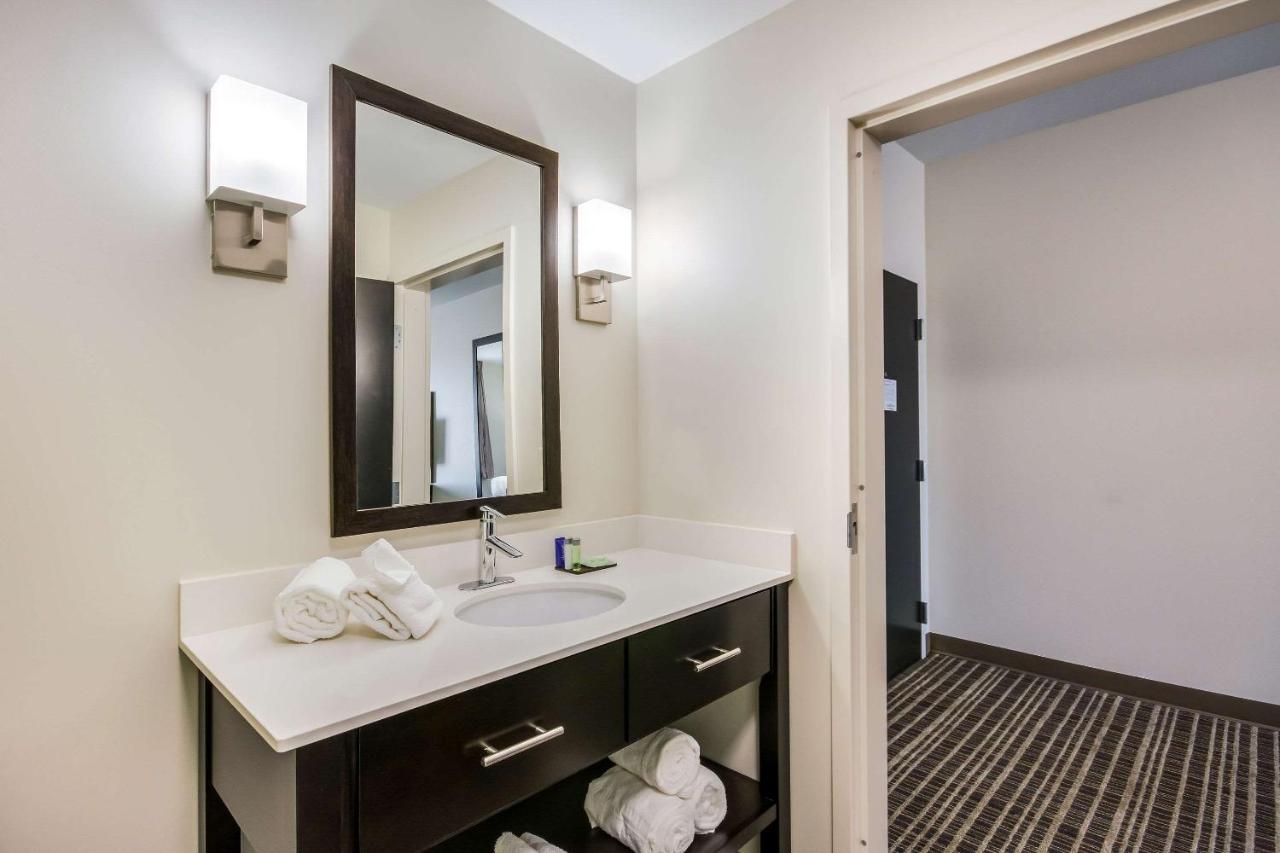King Room - Accessible/Non-Smoking at Sleep Inn & Suites Yukon Oklahoma City