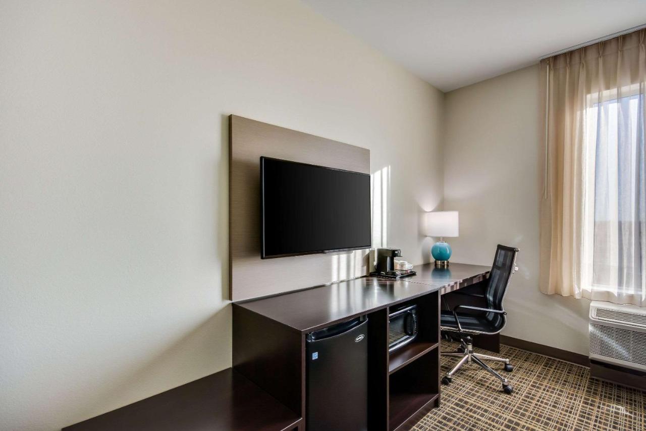 King Room - Accessible/Non-Smoking at Sleep Inn & Suites Yukon Oklahoma City