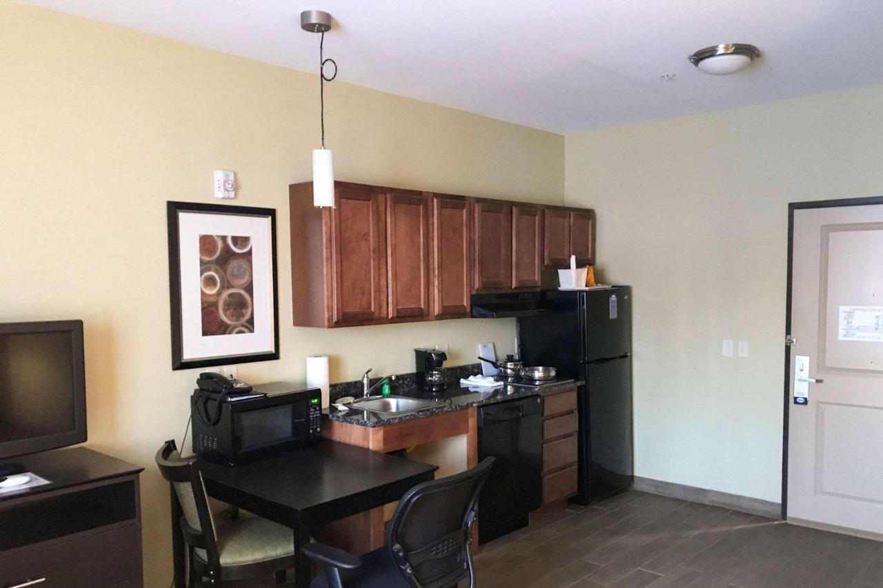 King Room - Accessible/Non-Smoking at Suburban Studios Cedar Falls