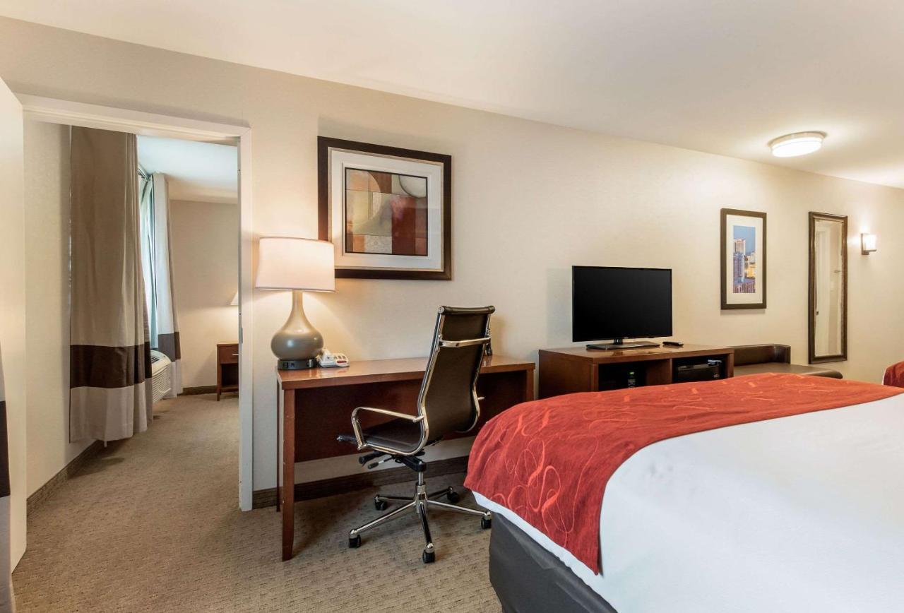 Queen Suite - Non-Smoking at Comfort Suites Atlantic City North