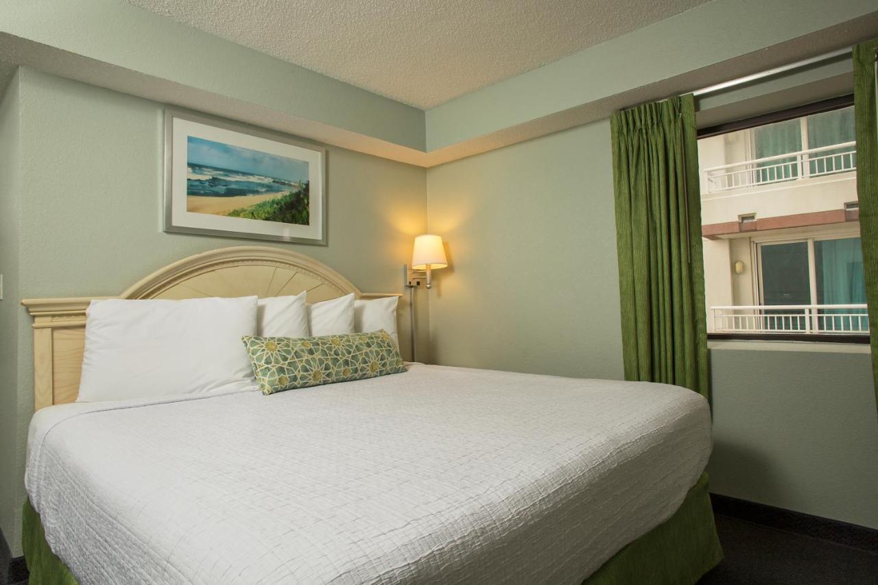 King Suite with Ocean View at Grande Shores Ocean Resorts Condominiums