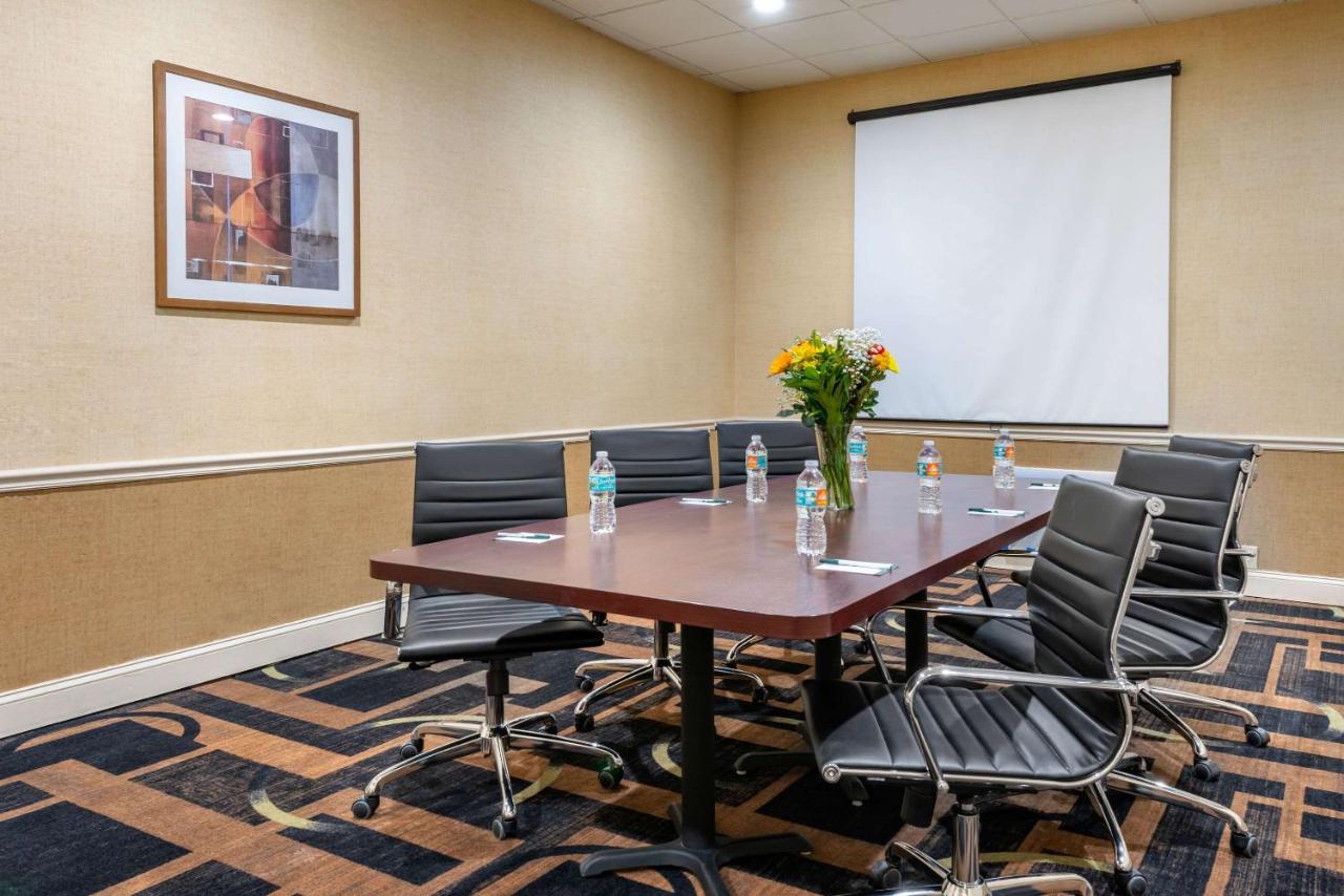 | Quality Inn And Suites Riverfront