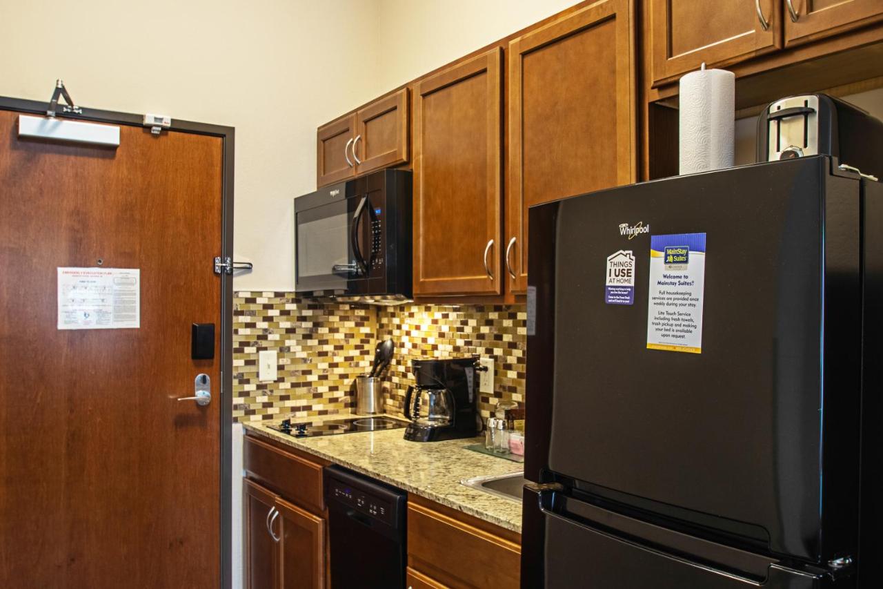 King Suite - Non-Smoking at MainStay Suites Madison - Monona