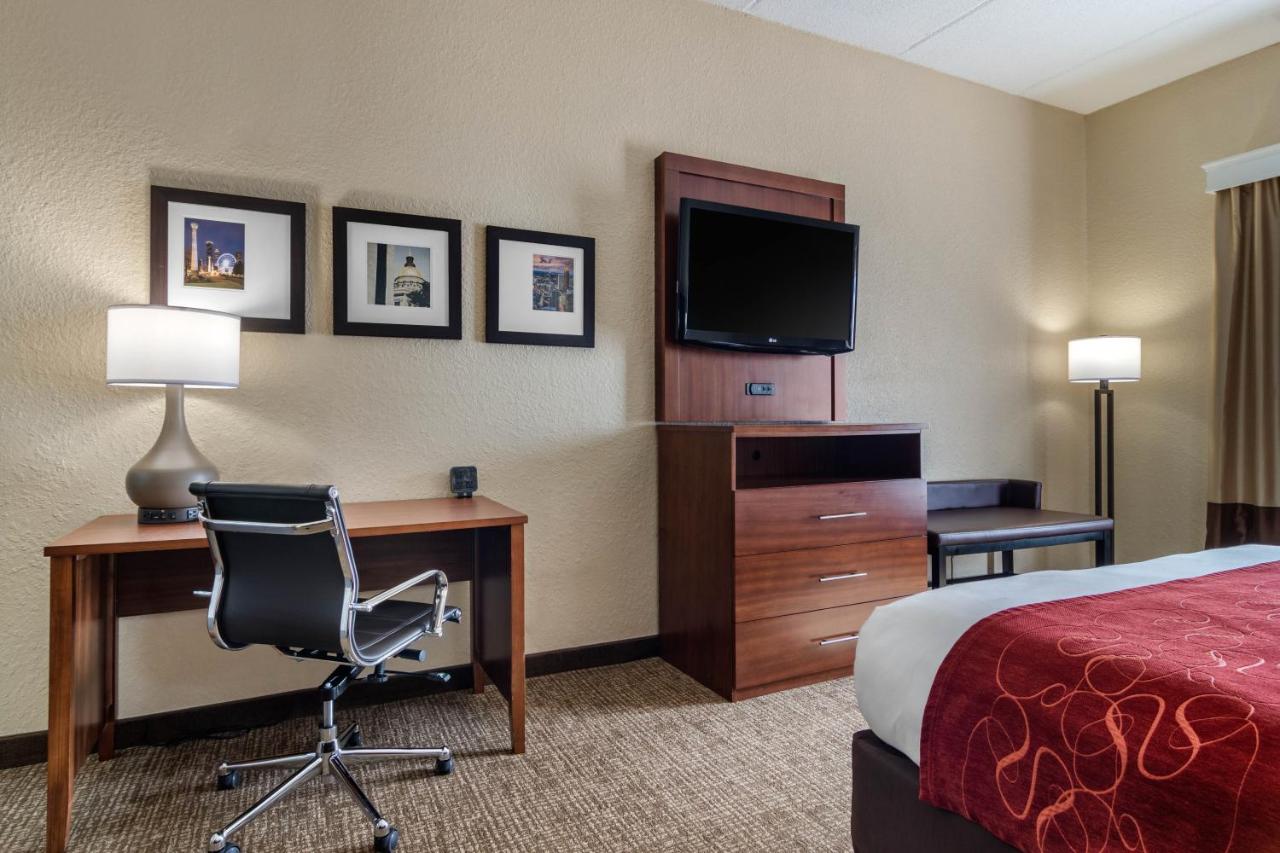King Room - Accessible/Non-Smoking at Comfort Suites Woodstock - Atlanta North