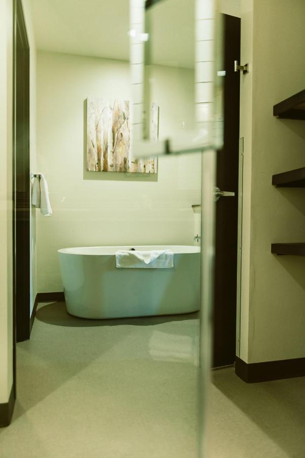 Executive King Suite at Silver Creek Hotel