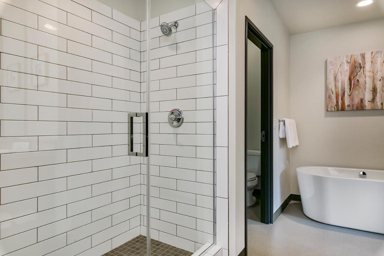 Executive King Suite at Silver Creek Hotel