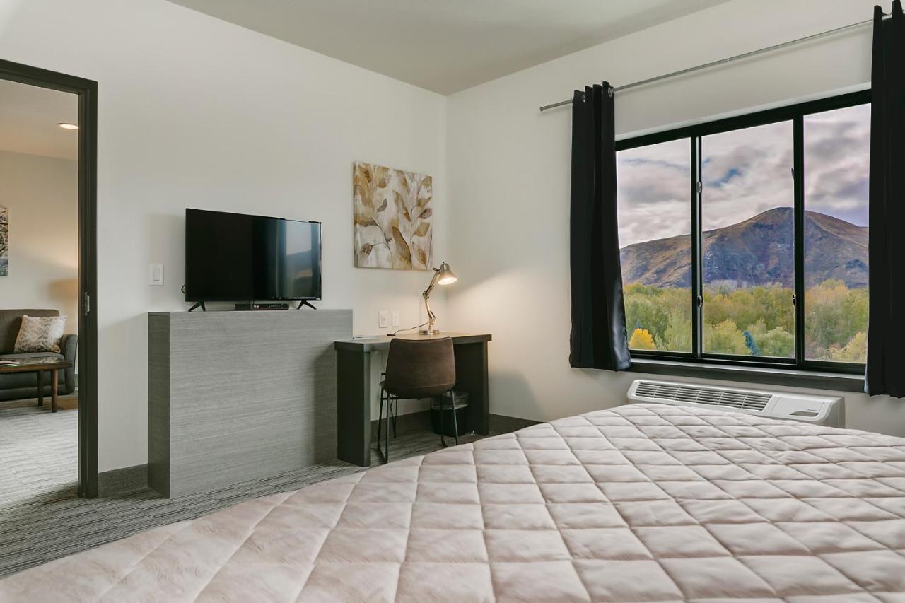 Executive King Suite at Silver Creek Hotel