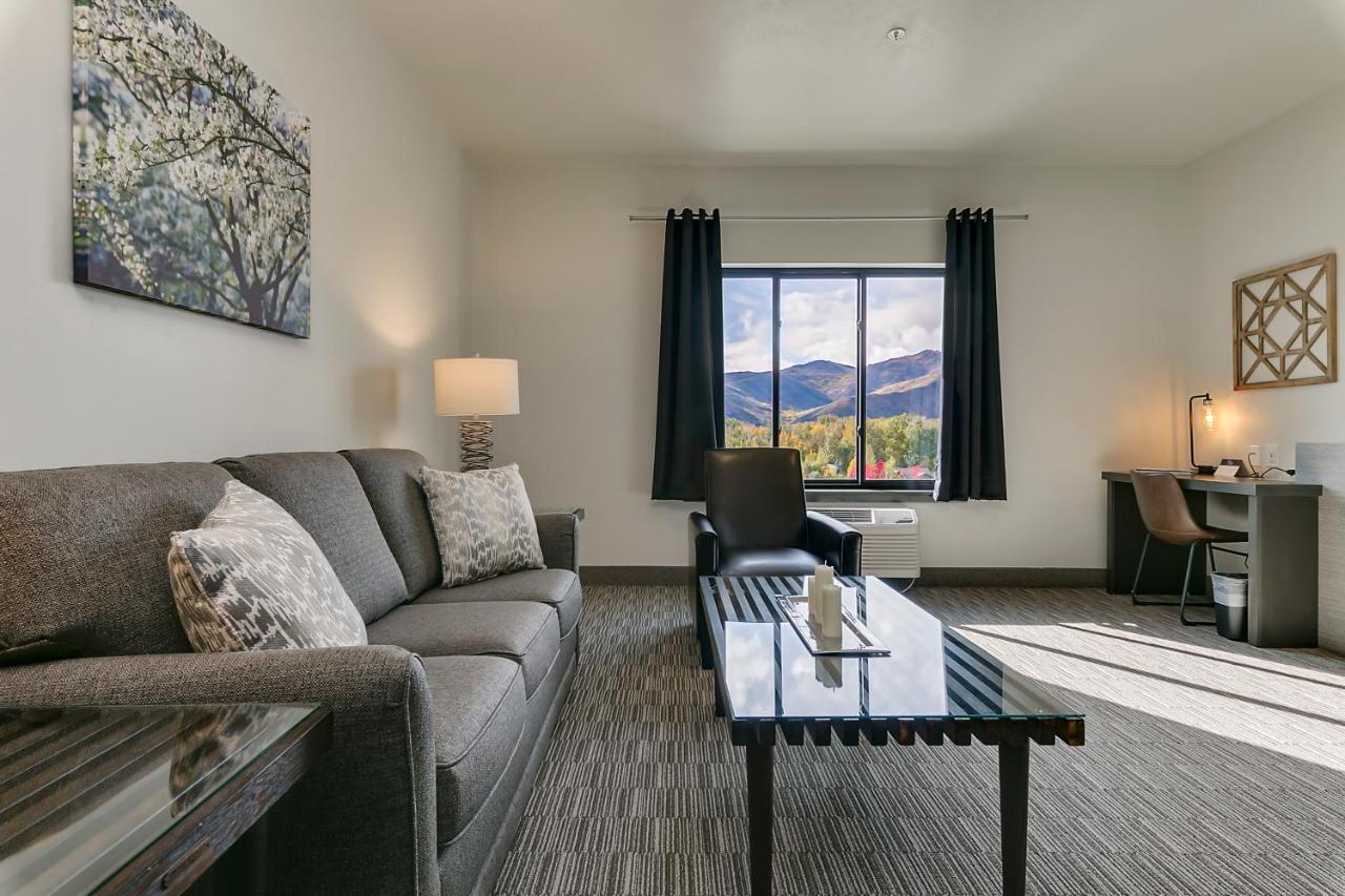 Executive King Suite at Silver Creek Hotel