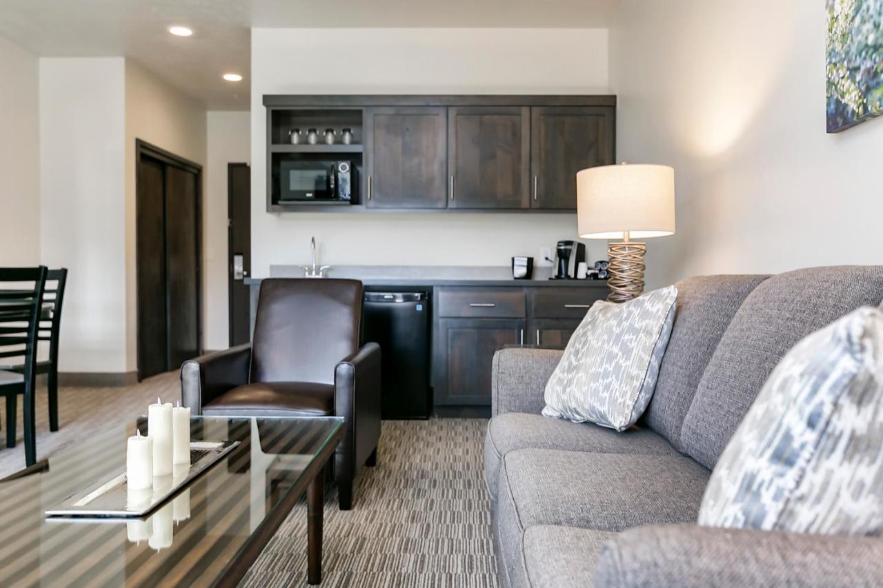 Executive King Suite at Silver Creek Hotel