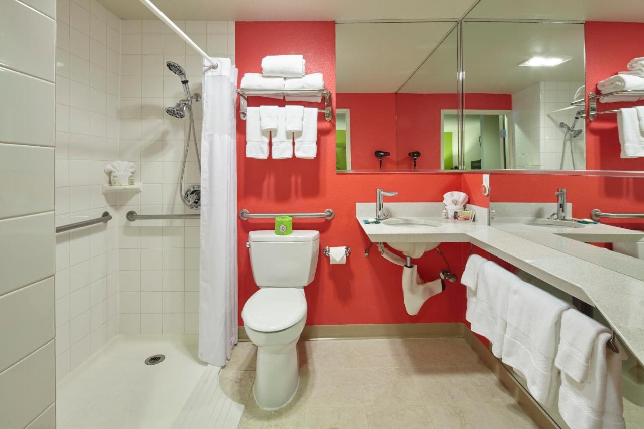 Studio - Disability Access at Inn at Northrup Station