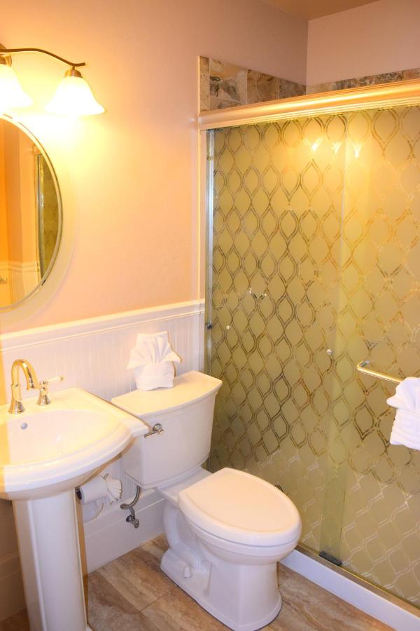 Standard Double Room at Grand Imperial Hotel