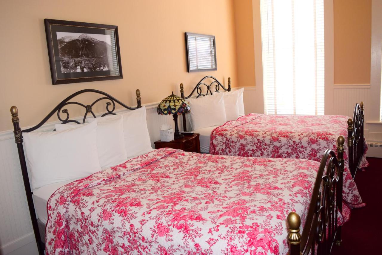 Standard Double Room at Grand Imperial Hotel