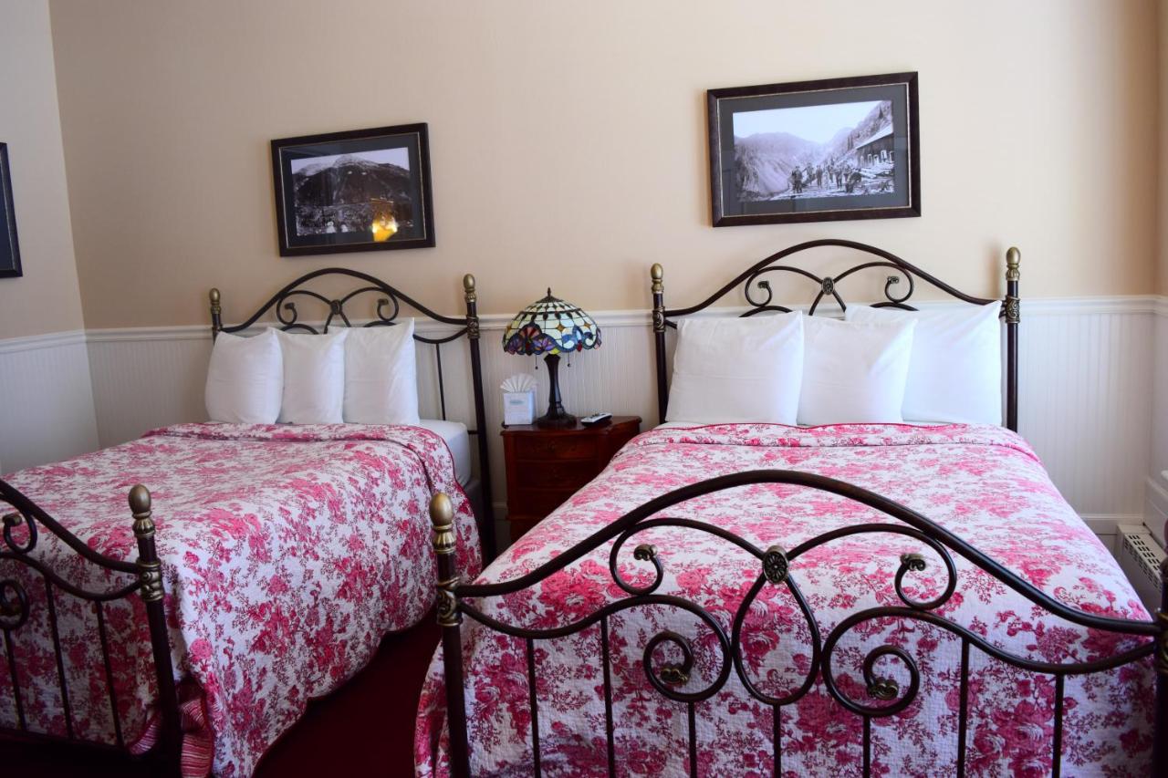 Standard Double Room at Grand Imperial Hotel