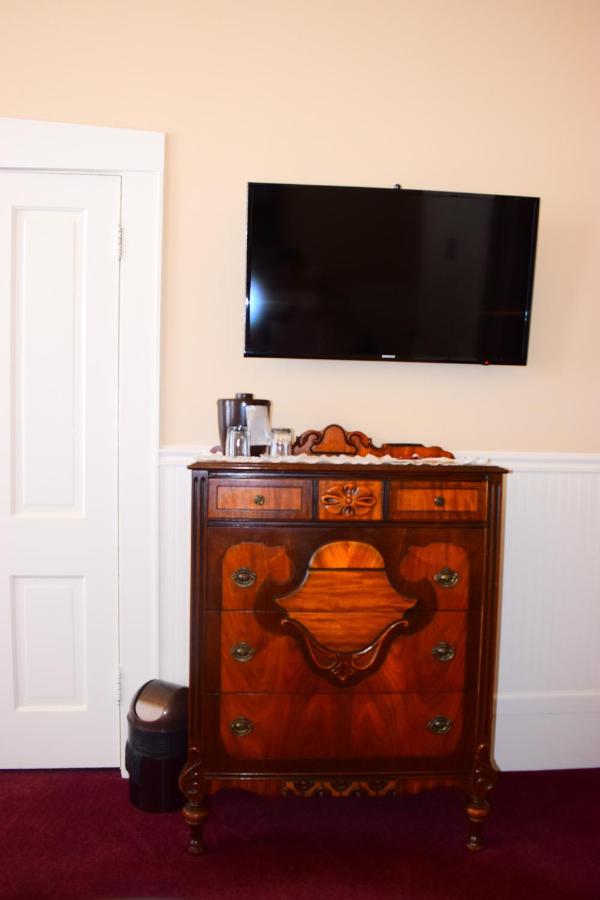 Standard Double Room at Grand Imperial Hotel