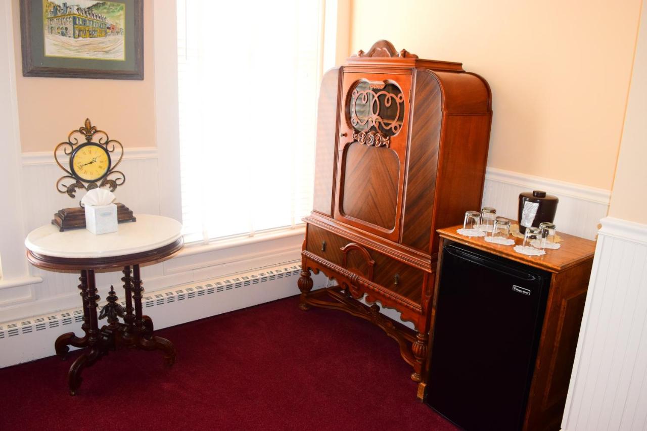 Family Suite at Grand Imperial Hotel