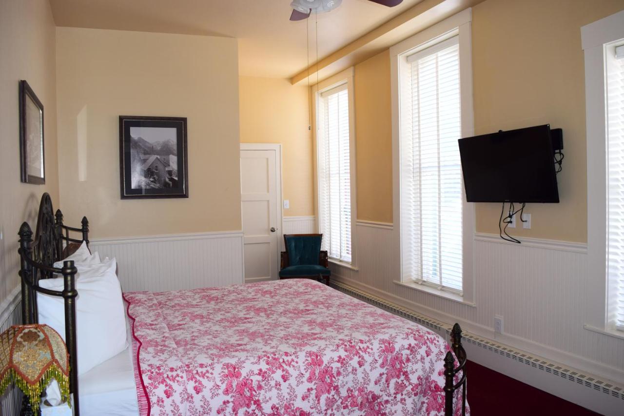 King Room at Grand Imperial Hotel