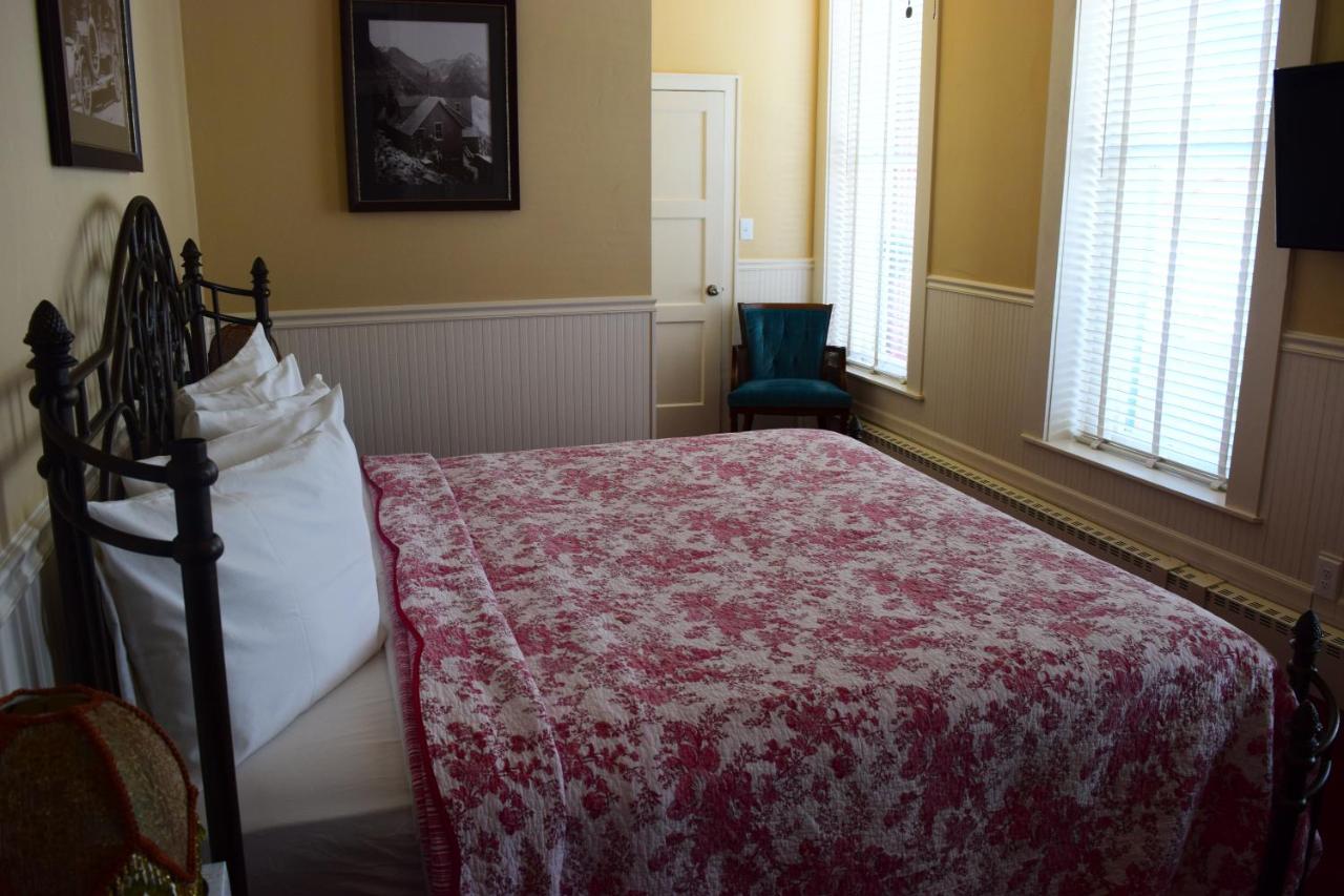 King Room at Grand Imperial Hotel
