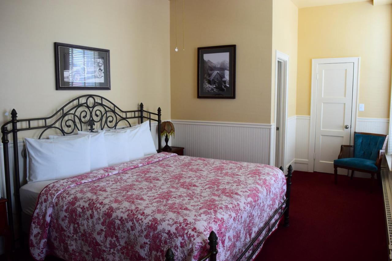 King Room at Grand Imperial Hotel