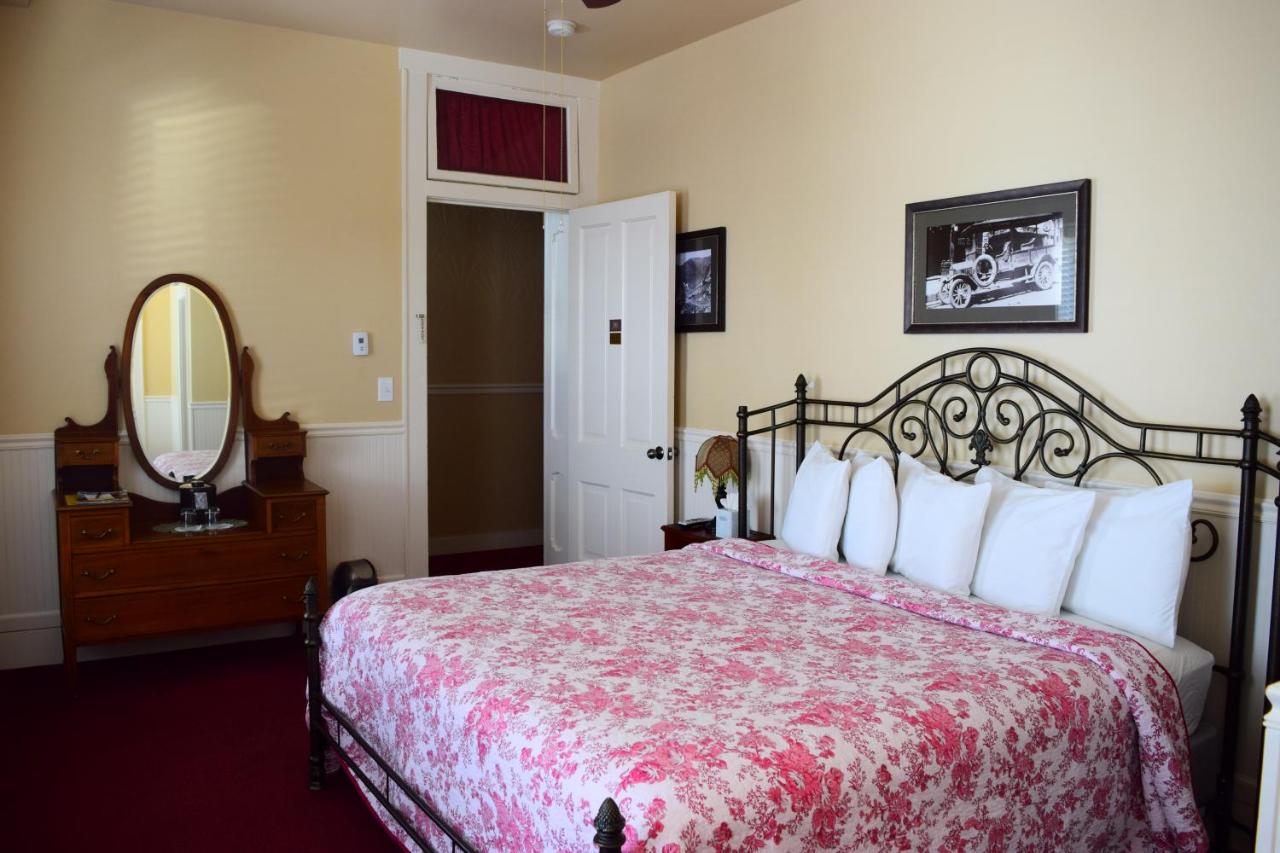 King Room at Grand Imperial Hotel