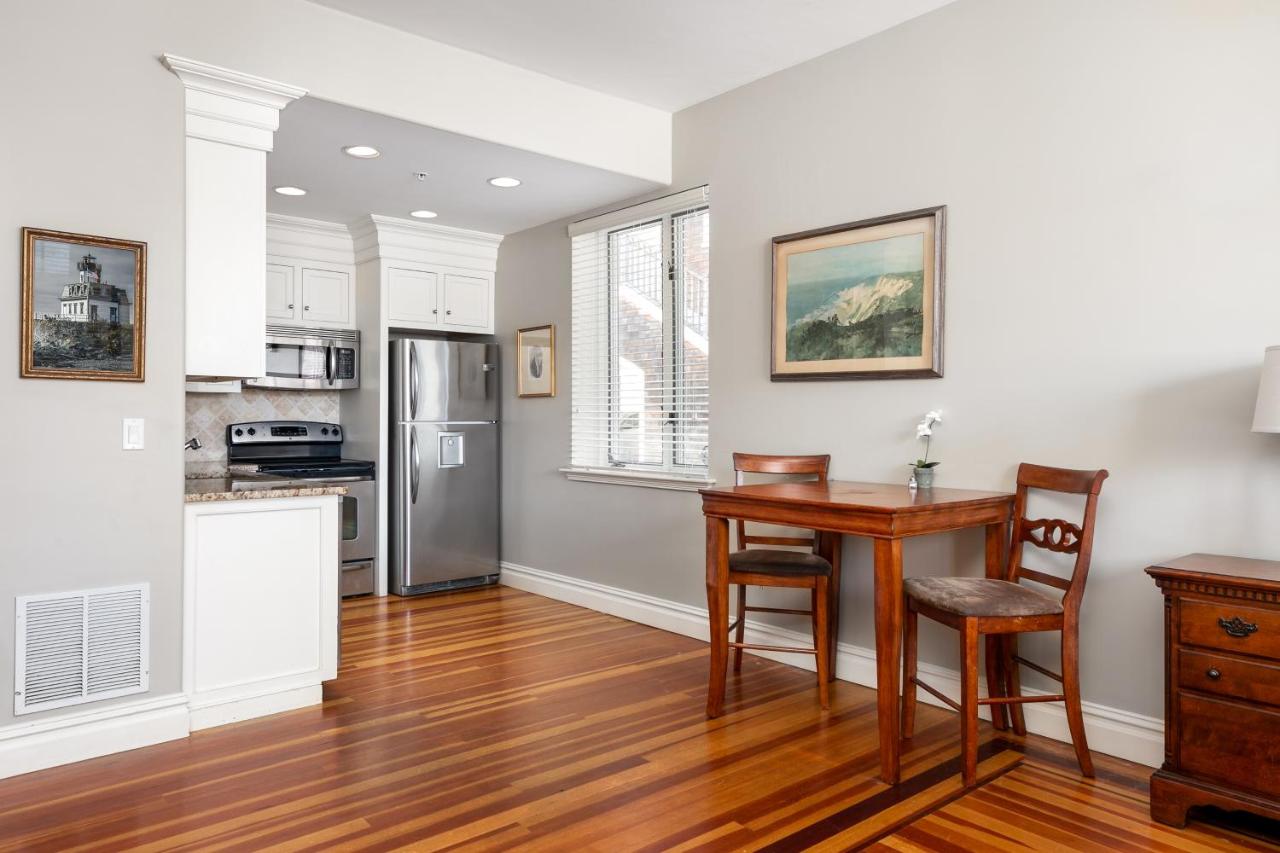 Studio Apartment at Pelham Court Hotel