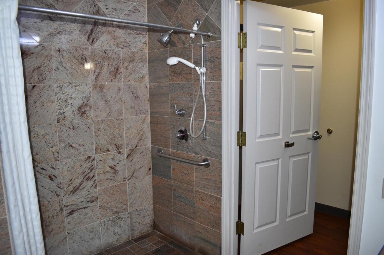 King Room - Hearing Accessible/Non-Smoking at Country Inn & Suites by Radisson, Hagerstown, MD