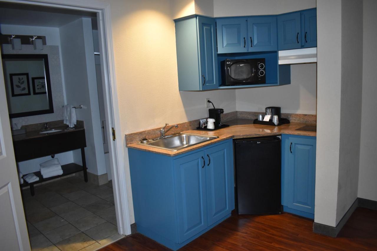 Queen Studio Suite - Non-Smoking at Country Inn & Suites by Radisson, Hagerstown, MD
