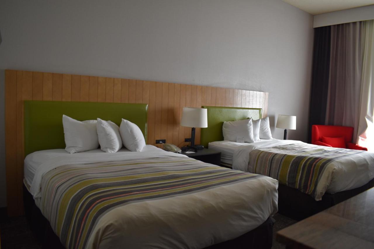 Queen Room with Two Queen Beds - Hearing Accessible/Non-Smoking at Country Inn & Suites by Radisson, Hagerstown, MD