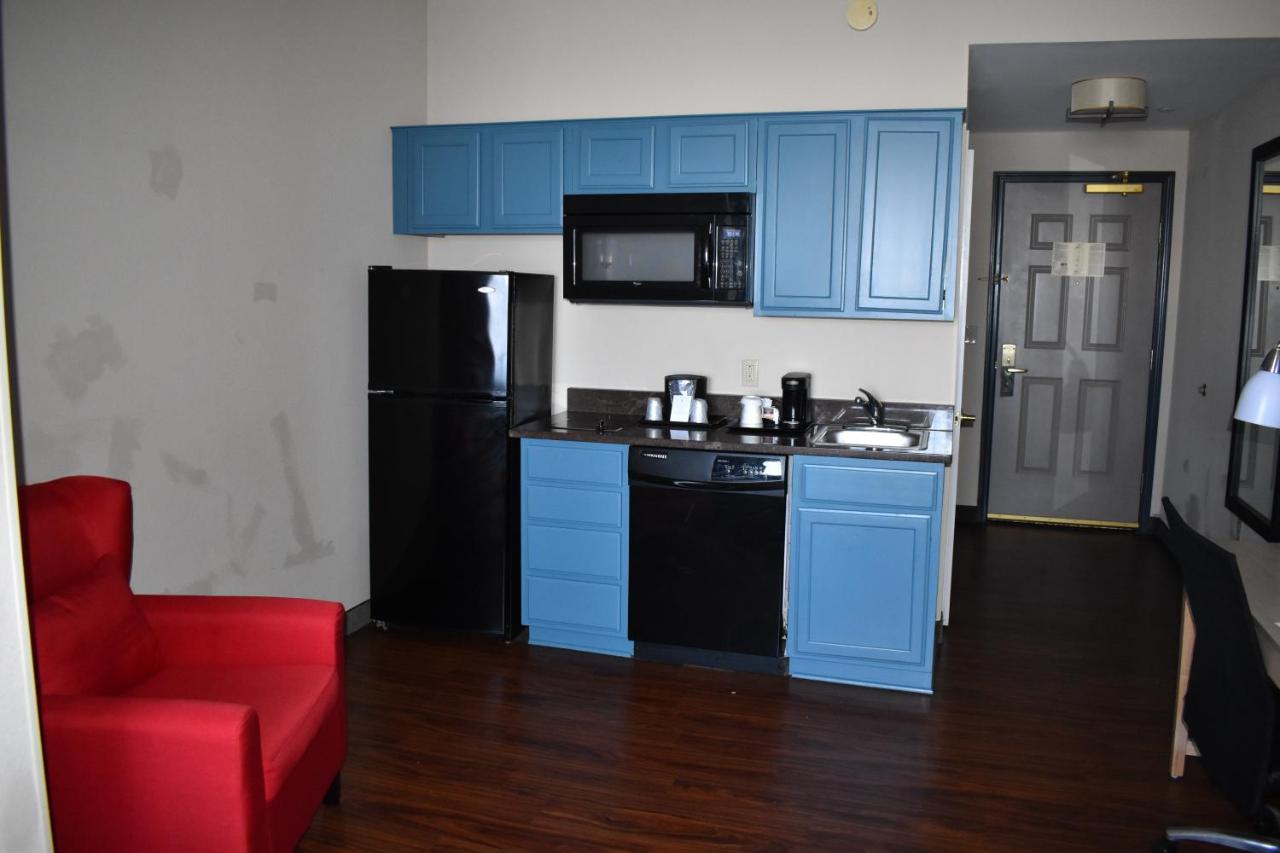 Extended Stay King Suite - Non-Smoking at Country Inn & Suites by Radisson, Hagerstown, MD
