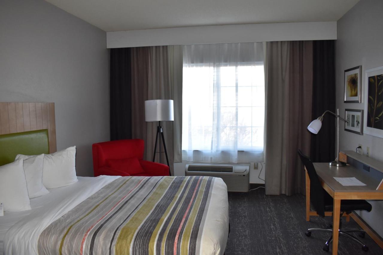 King Room - Hearing Accessible/Non-Smoking at Country Inn & Suites by Radisson, Hagerstown, MD
