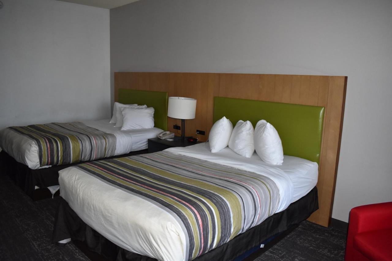 Queen Room with Two Queen Beds - Hearing Accessible/Non-Smoking at Country Inn & Suites by Radisson, Hagerstown, MD