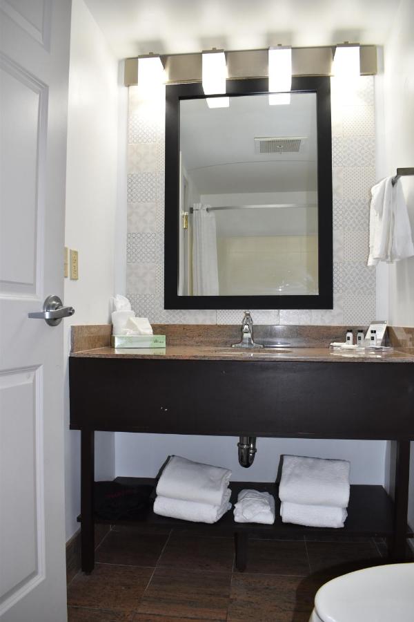Queen Studio Suite - Non-Smoking at Country Inn & Suites by Radisson, Hagerstown, MD