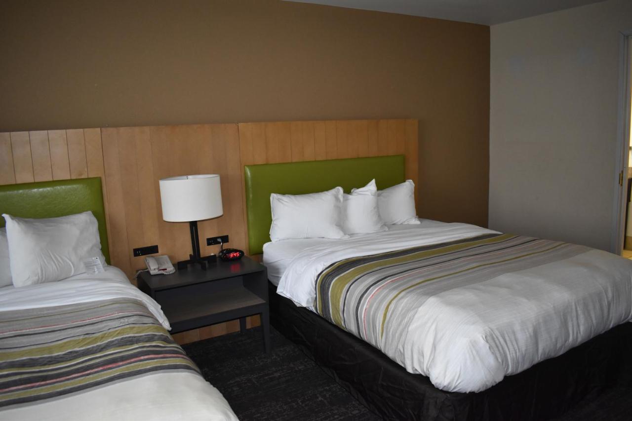 Queen Room with Two Queen Beds - Disability Access/Non-Smoking at Country Inn & Suites by Radisson, Hagerstown, MD