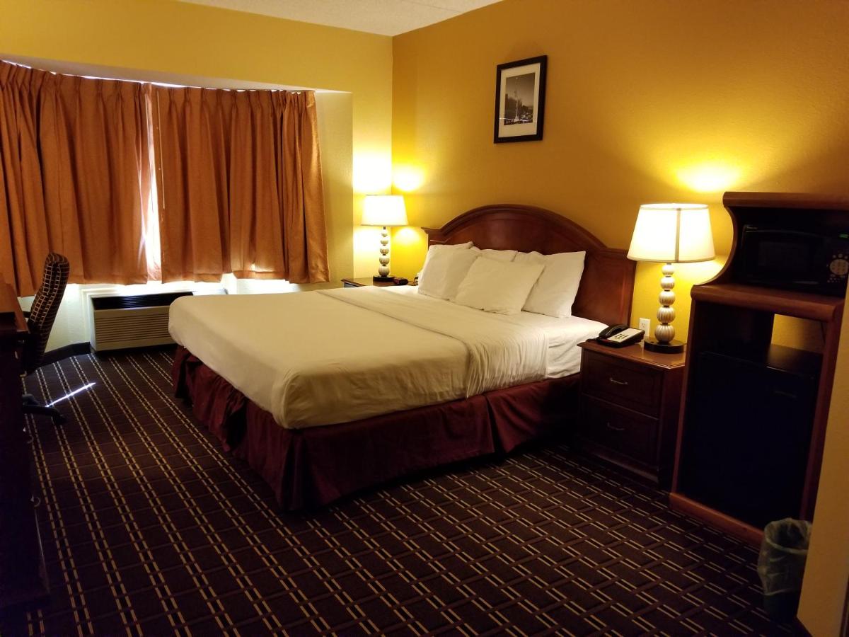 Single Room at The Comstock Inn and Conference Center
